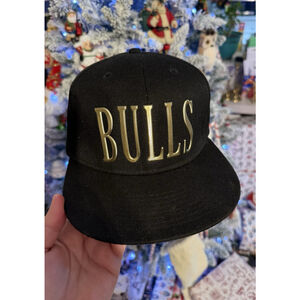NBA Chicago Bulls Ultra Game Hat Black/Gold Adjustable Snapback EUC